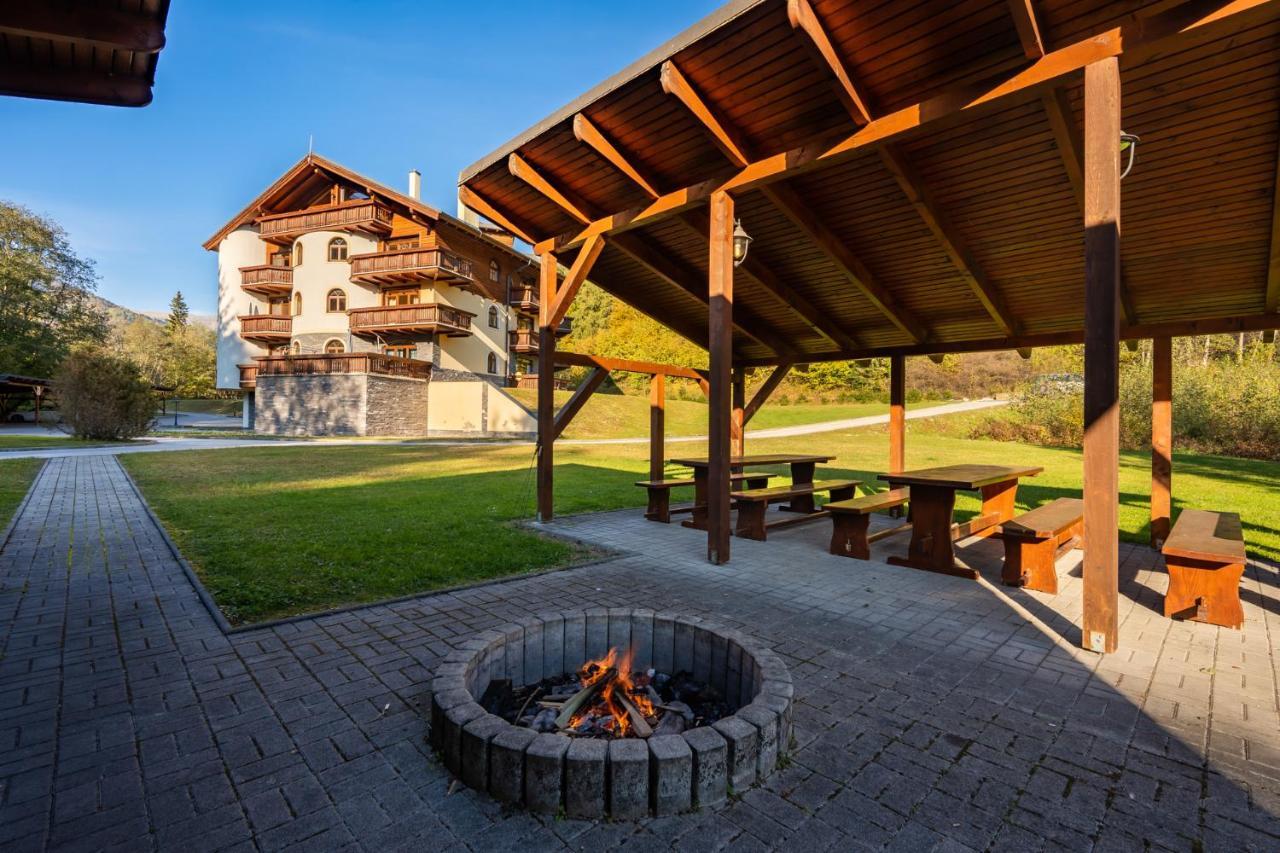 Apartment Amelia Tale, View Of Chopok From Large Terrace, In The Nature Horna Lehota Luaran gambar